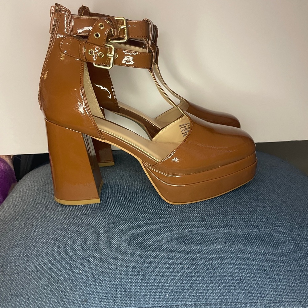 Maria Platform Heels| Cognac Patent | Size 9W| Fashion to Figure
